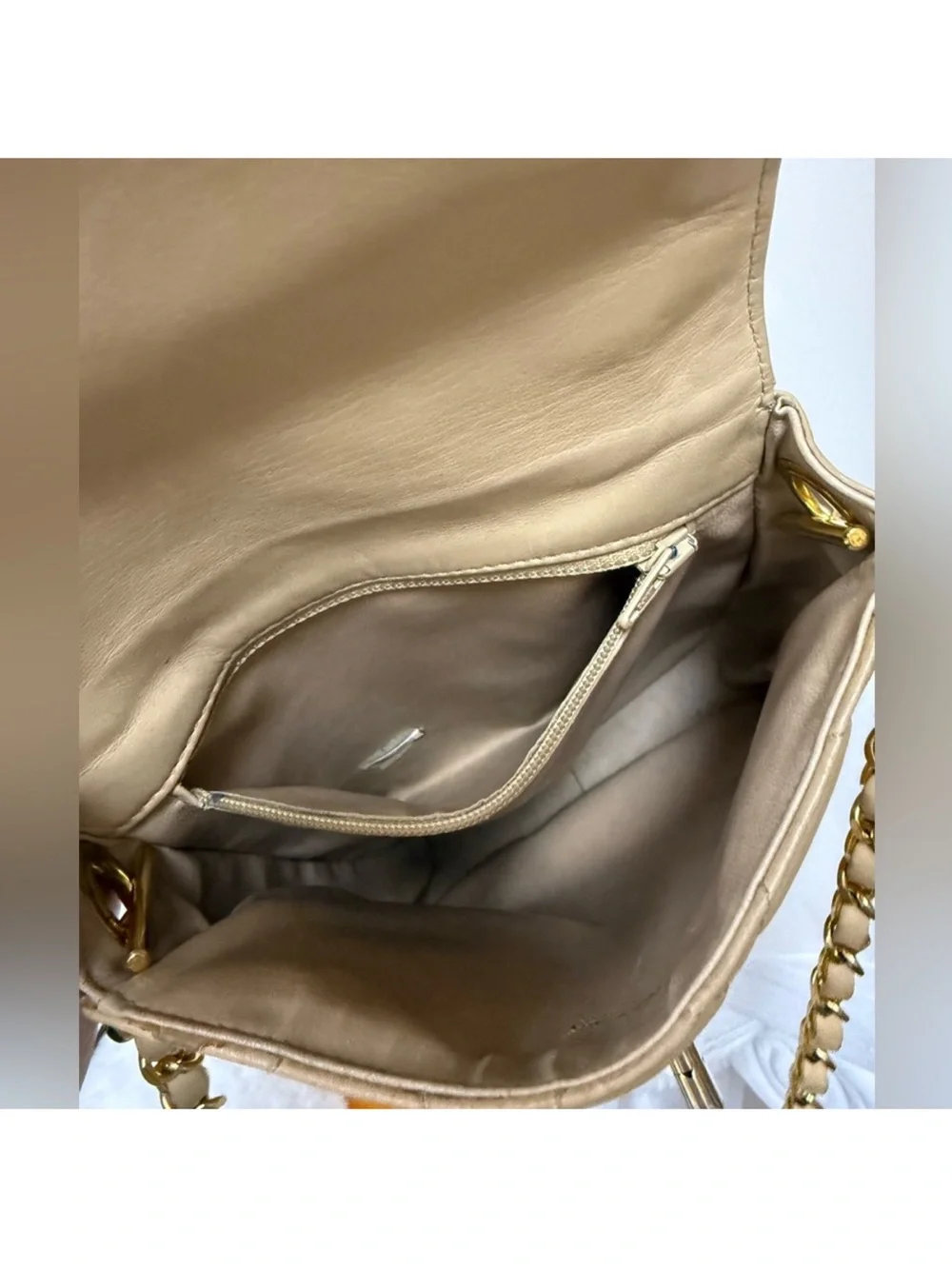 CHANEL Beige Quilted Lambskin Shoulder Bag with Gold Chain